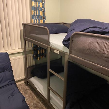 Walnut Apartment Larne Bagian luar foto