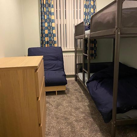 Walnut Apartment Larne Bagian luar foto